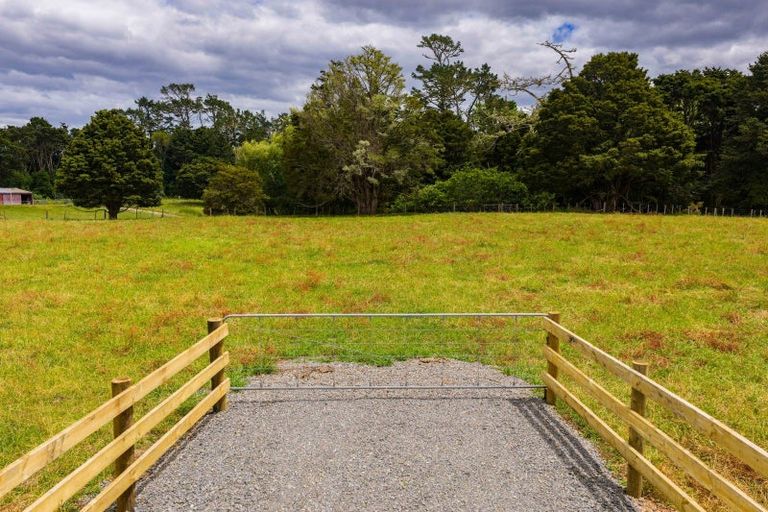 Photo of property in 326 Tauraroa Road, Maungakaramea, 0178