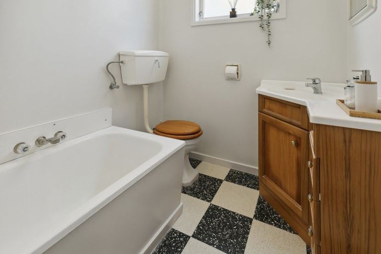 Photo of property in 32 Liffey Street, Island Bay, Wellington, 6023