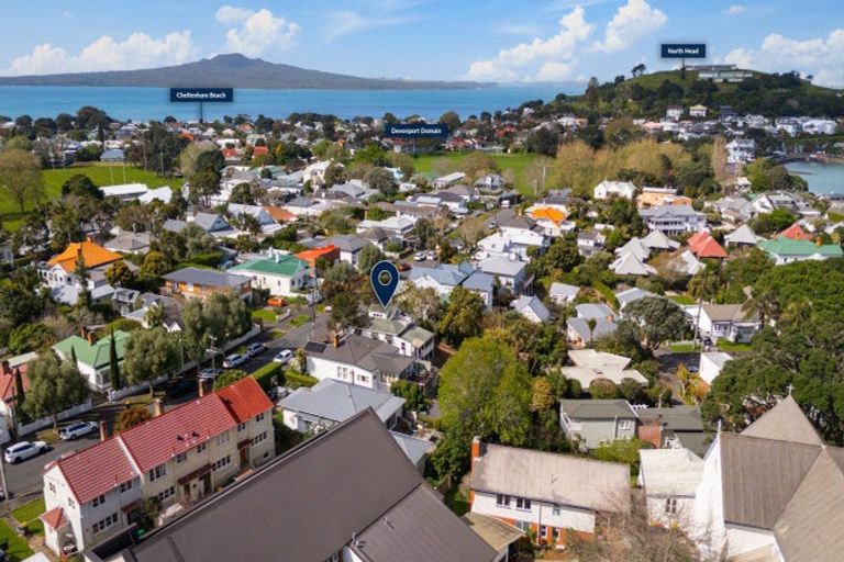 Photo of property in 6 Domain Street, Devonport, Auckland, 0624