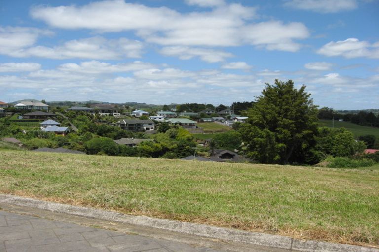 Photo of property in 37 Carlton Road, Pukekohe, 2120