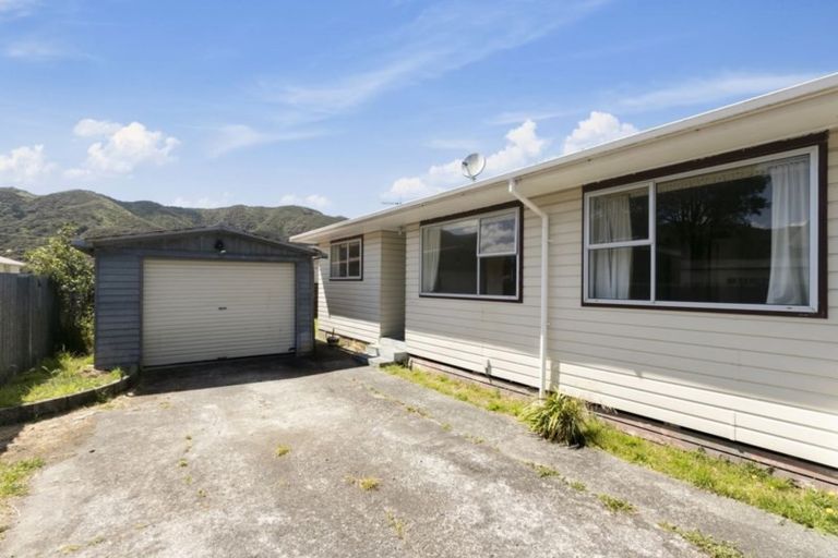 Photo of property in 2/312 Wellington Road, Wainuiomata, Lower Hutt, 5014