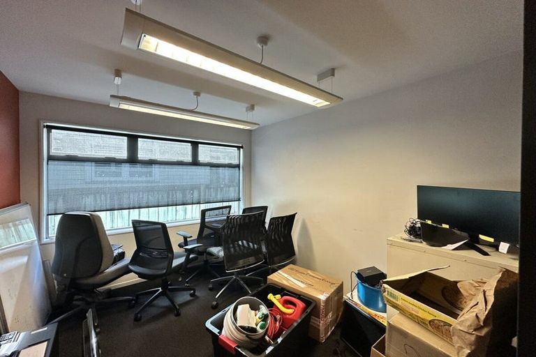 Photo of property in 1/108 Lincoln Road, Henderson, Auckland, 0610