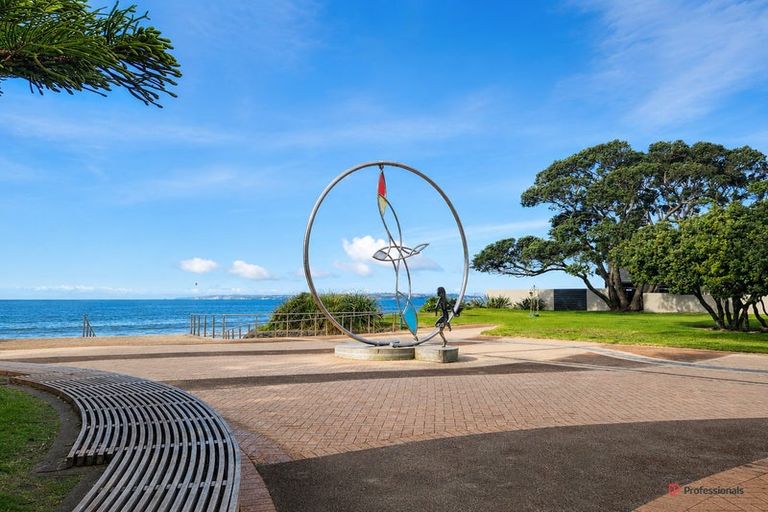 Photo of property in 2/388 Hibiscus Coast Highway, Orewa, 0931