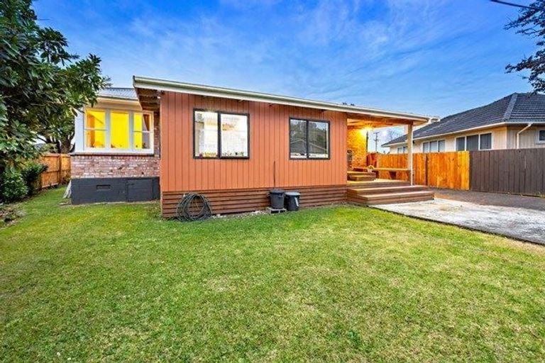 Photo of property in 142 Russell Road, Manurewa, Auckland, 2102