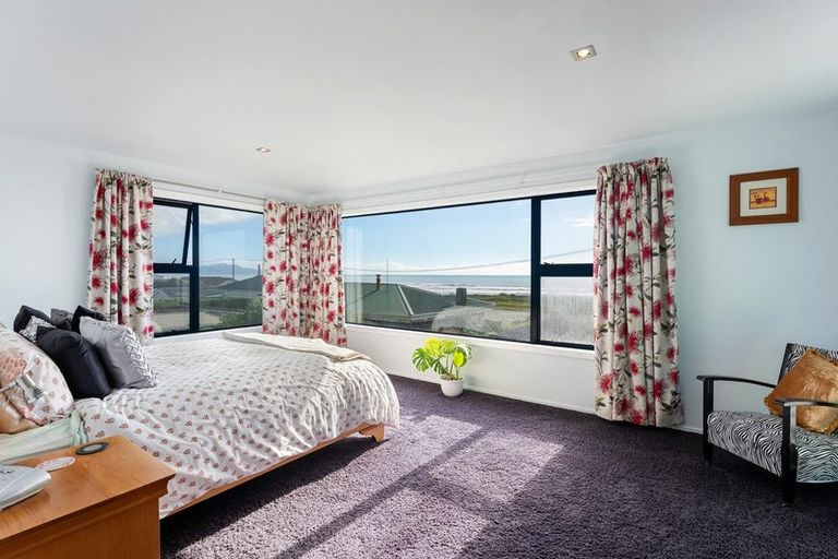 Photo of property in 100b Marine Parade, Otaki Beach, Otaki, 5512