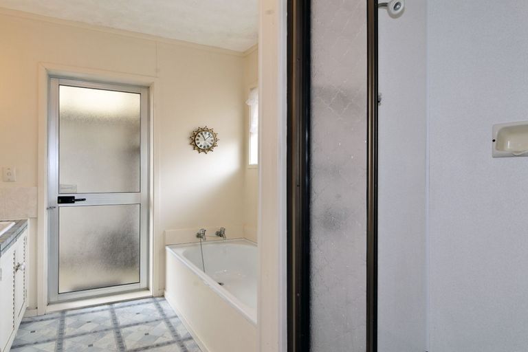 Photo of property in 3/12 Pamela Place, New Lynn, Auckland, 0600