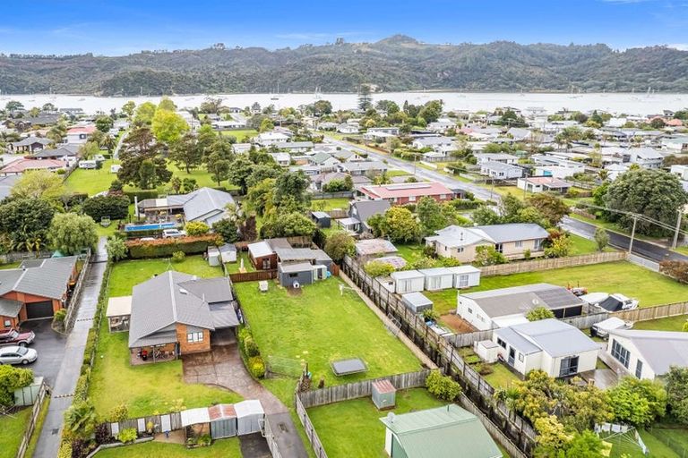 Photo of property in 17 Cook Drive, Whitianga, 3510