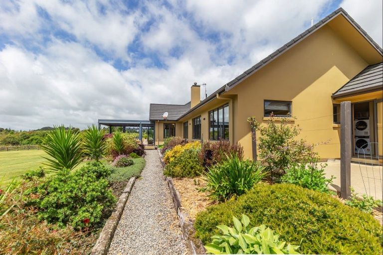 Photo of property in 100 Lea Grove, Levin, 5572