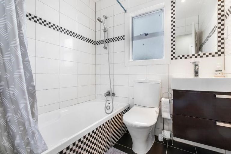 Photo of property in 9a Gloucester Road, Manurewa, Auckland, 2102