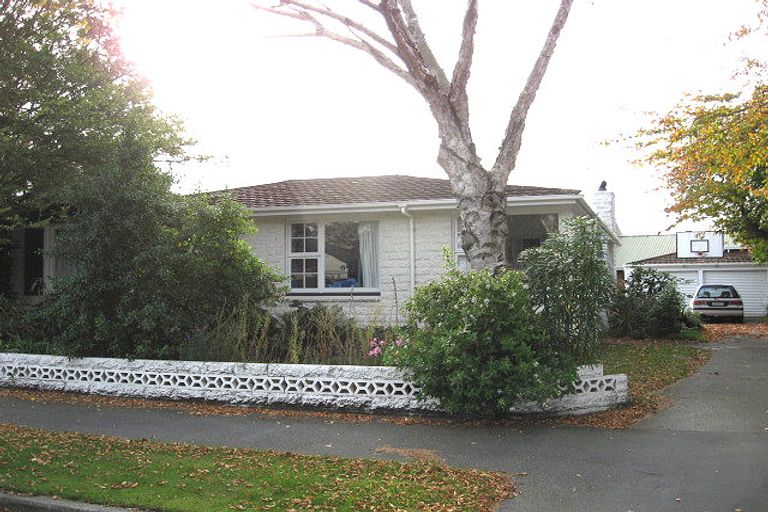 Photo of property in 24 Newbridge Place, Ilam, Christchurch, 8041