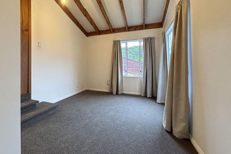 Photo of property in 17 Hookway Grove, Paraparaumu, 5032