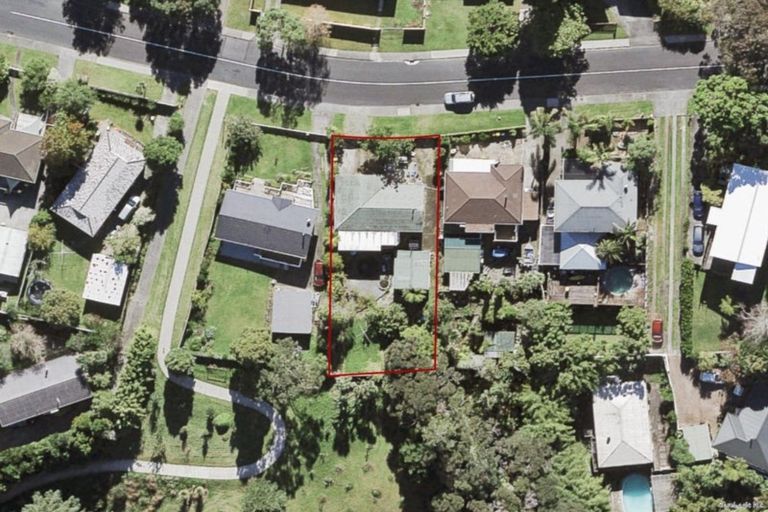 Photo of property in 46 Lantana Road, Green Bay, Auckland, 0604