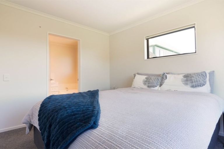 Photo of property in 59a Whanga Crescent, Titahi Bay, Porirua, 5022