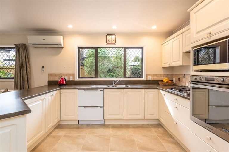 Photo of property in 24 Tomes Road, St Albans, Christchurch, 8052