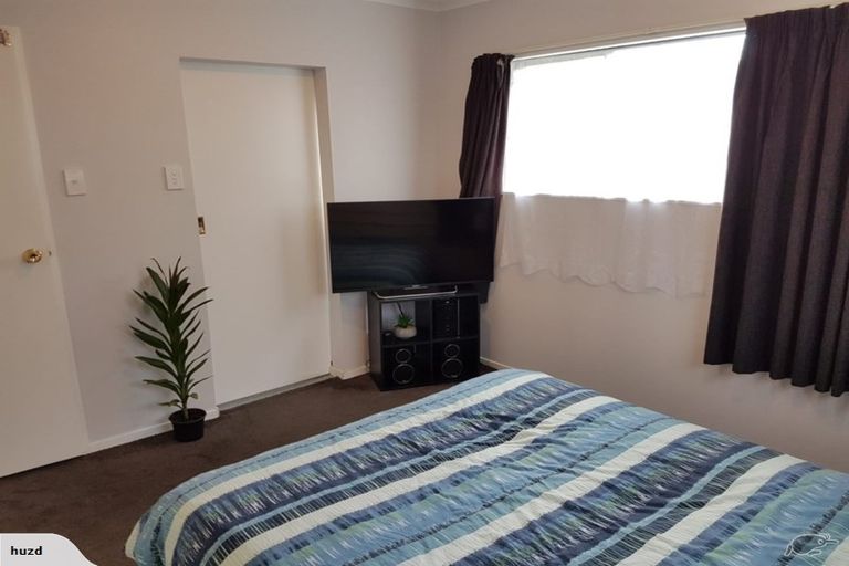 Photo of property in 14 Sharivari Place, Conifer Grove, Takanini, 2112