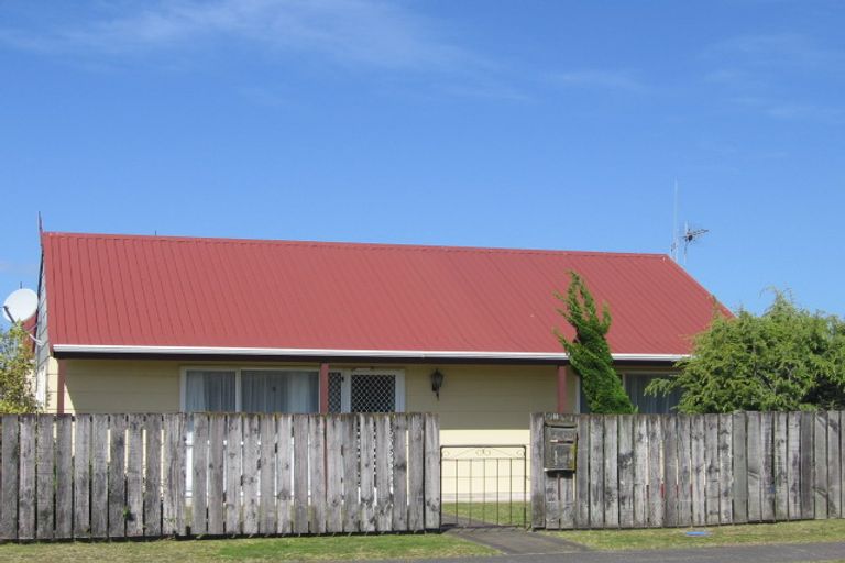 Photo of property in 2/20 Gobray Crescent, Mount Maunganui, 3116