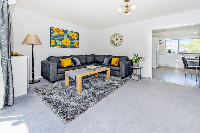 Photo of property in 1a Calbreath Place, Russley, Christchurch, 8042