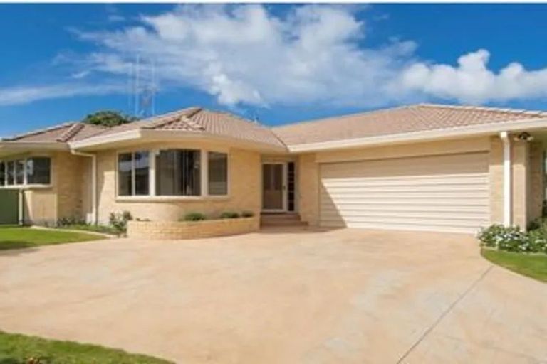 Photo of property in 43 Santa Monica Drive, Papamoa Beach, Papamoa, 3118