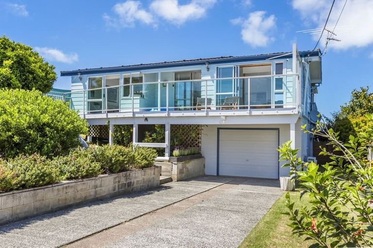 Photo of property in 1301 Whangaparaoa Road, Army Bay, Whangaparaoa, 0930
