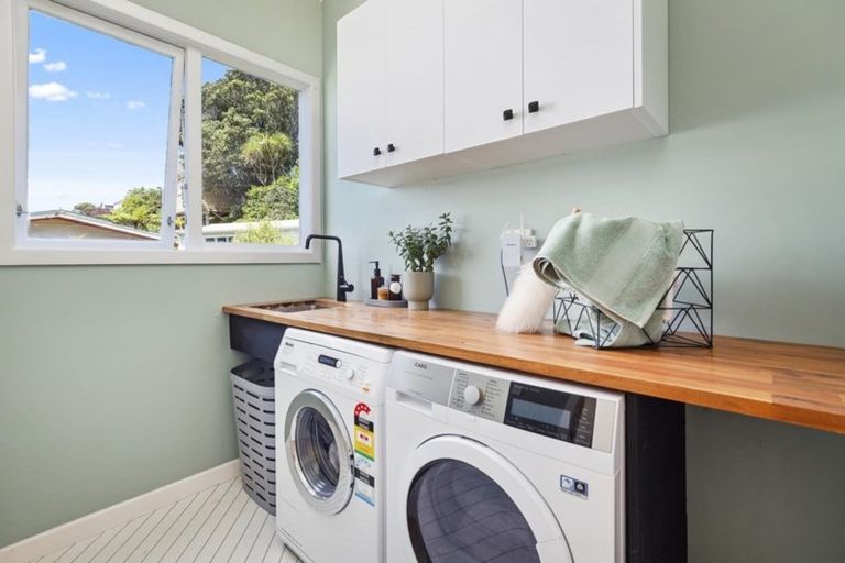 Photo of property in 62 Spencer Street, Crofton Downs, Wellington, 6035