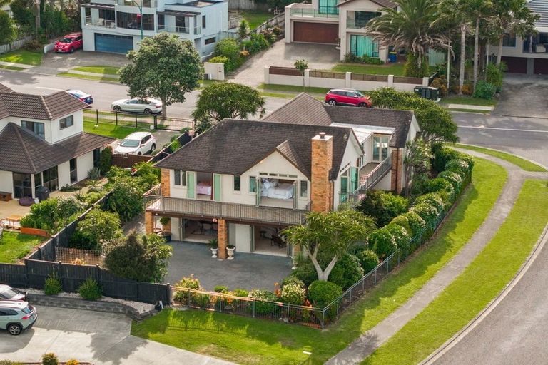 Photo of property in 30 Waikura Drive, Te Atatu Peninsula, Auckland, 0610