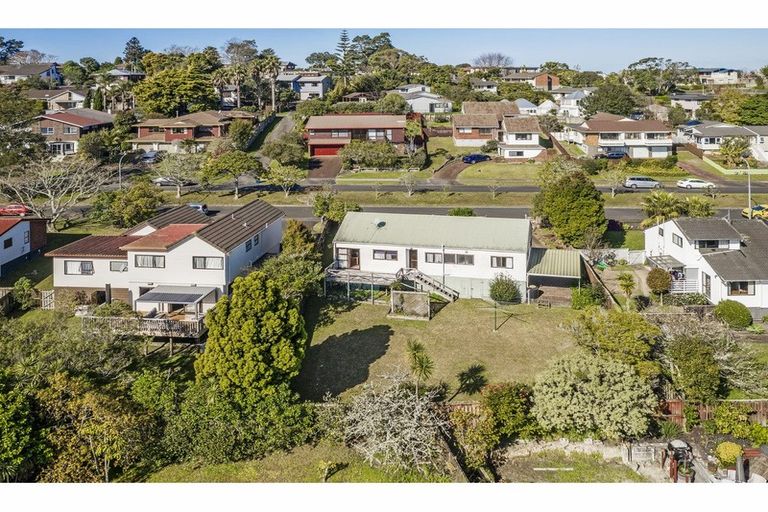 Photo of property in 56 Kennedy Avenue, Forrest Hill, Auckland, 0620