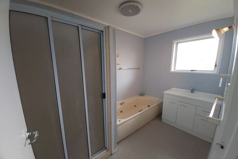 Photo of property in 62 Kia Ora Road, Beach Haven, Auckland, 0626