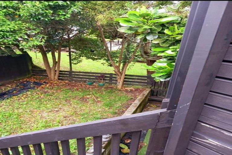 Photo of property in 2/2 Norman Road, Titirangi, Auckland, 0604