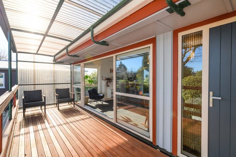 Photo of property in 39 Lincoln Terrace, Hokowhitu, Palmerston North, 4410