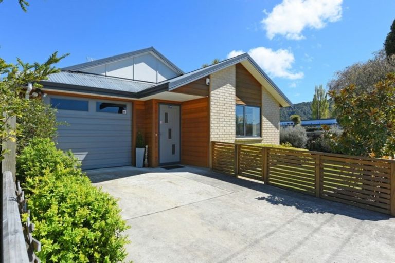 Photo of property in 3b Oxford Crescent, Ebdentown, Upper Hutt, 5018