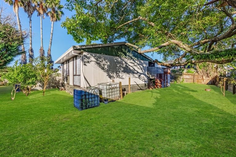 Photo of property in 4 Barneys Farm Road, Clendon Park, Auckland, 2103