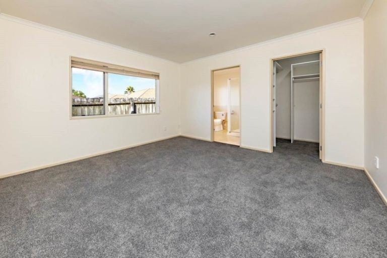 Photo of property in 16 Mordane Place, Flat Bush, Auckland, 2016