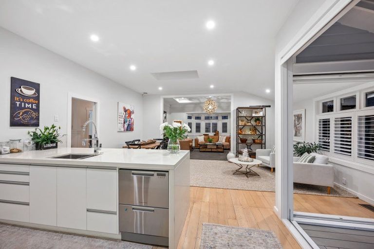 Photo of property in 1a Mozeley Avenue, Devonport, Auckland, 0624