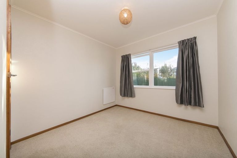 Photo of property in 1 Claridge Street, Glen Eden, Auckland, 0602