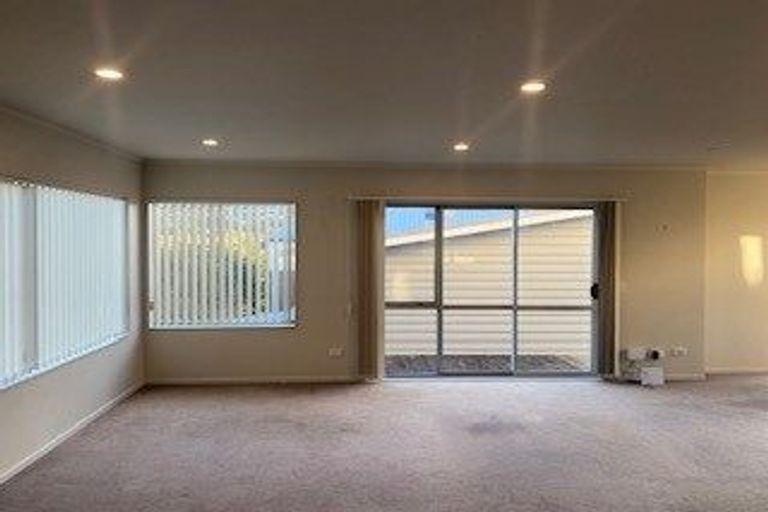 Photo of property in 64e Sheridan Terrace, Johnsonville, Wellington, 6037