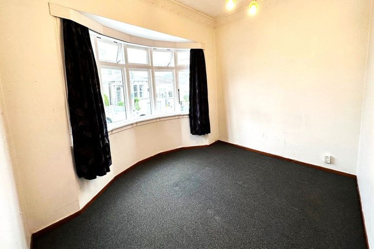 Photo of property in 11 Caroline Street, Mount Victoria, Wellington, 6011