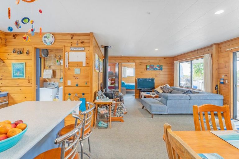 Photo of property in 108 Horongaherehere Row, Te Rerenga, Coromandel, 3582