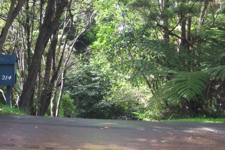 Photo of property in 214 Woodlands Park Road, Titirangi, Auckland, 0604