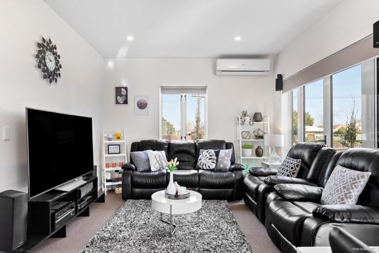 Photo of property in 77 Grove Road, Papakura, 2110