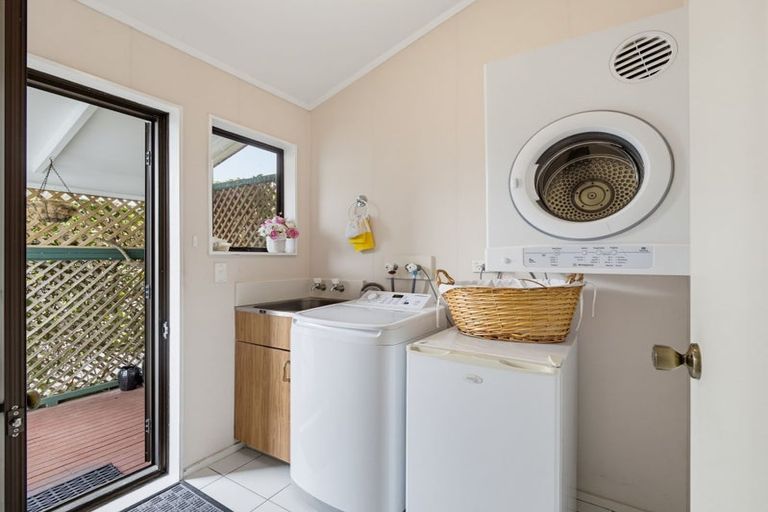 Photo of property in 42 Polkinghorne Drive, Manly, Whangaparaoa, 0930
