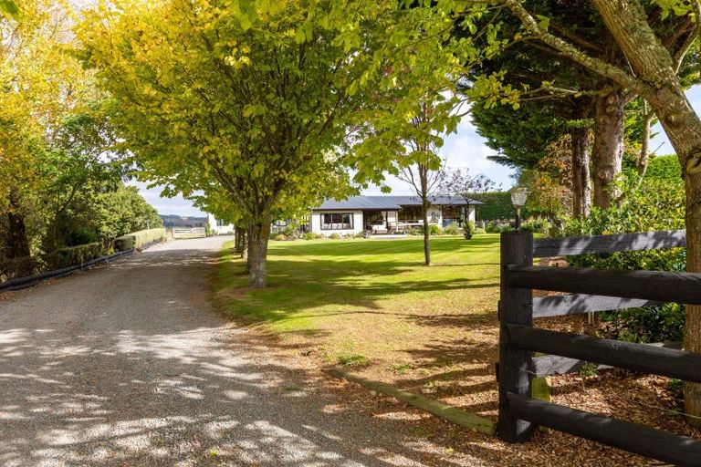 Photo of property in 47 Cowper Side Road, Dannevirke, 4976