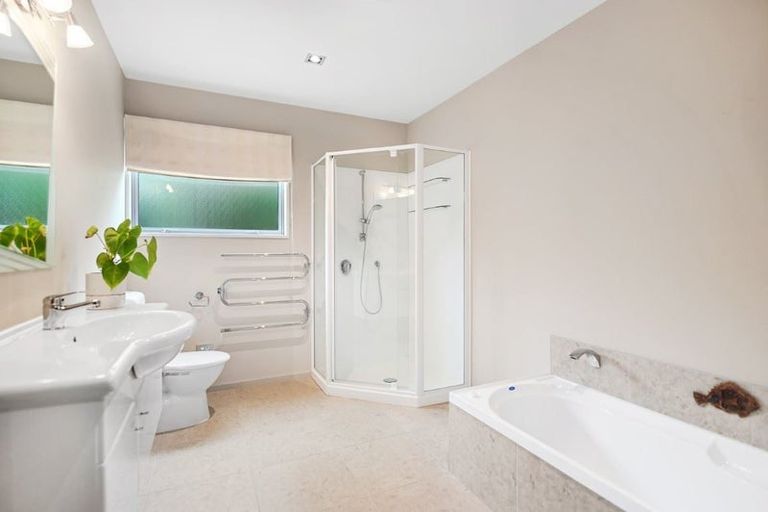 Photo of property in 10 Sunhaven Place, Huntsbury, Christchurch, 8022