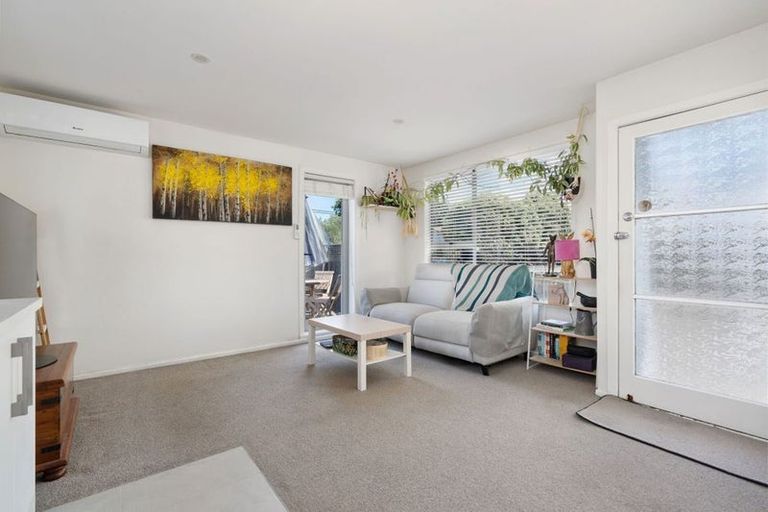 Photo of property in 1/11 Radnor Street, St Albans, Christchurch, 8014