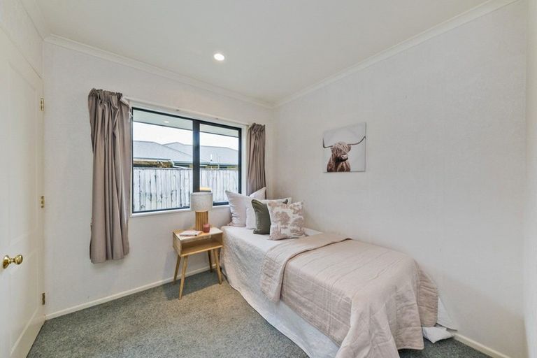 Photo of property in 8 Woodgate Court, Fitzherbert, Palmerston North, 4410