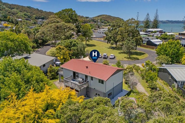 Photo of property in 11 Parkland Place, Whitianga, 3510