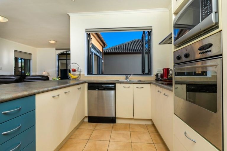 Photo of property in 4 Villanova Place, Albany, Auckland, 0632