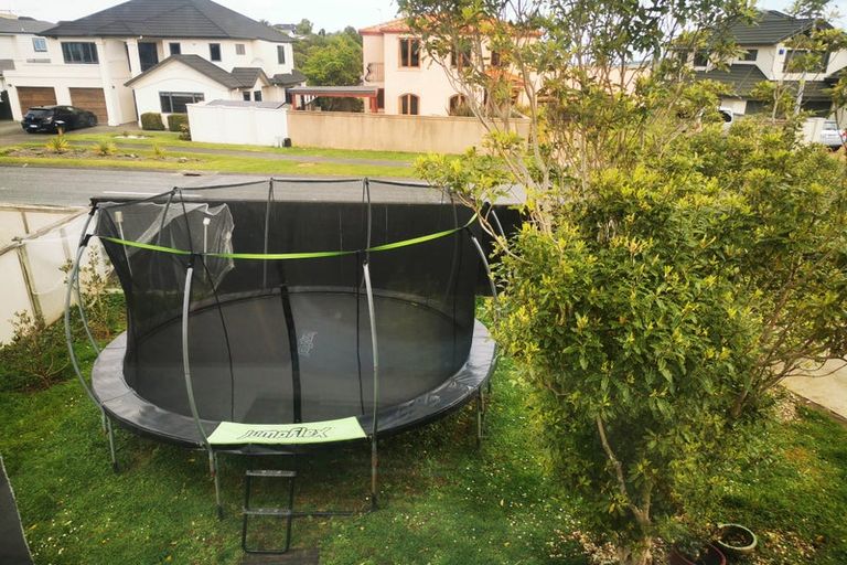 Photo of property in 10 Waterhouse Drive, Brooklyn, Wellington, 6021