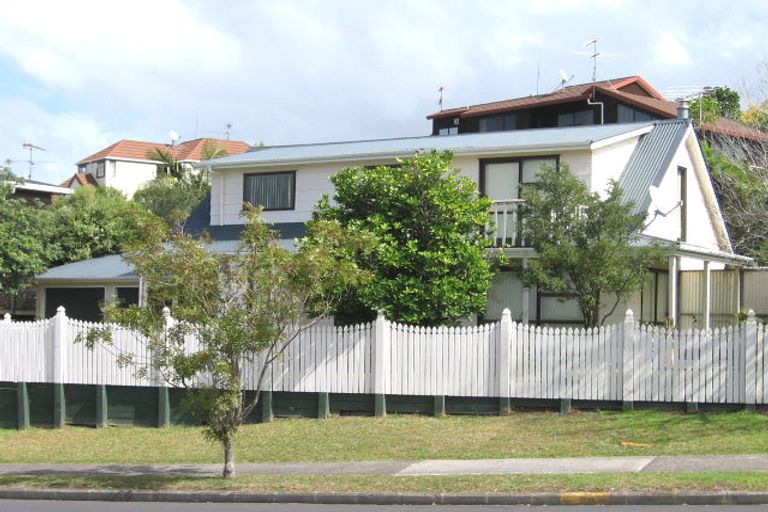 Photo of property in 37 Marina View Drive, West Harbour, Auckland, 0618