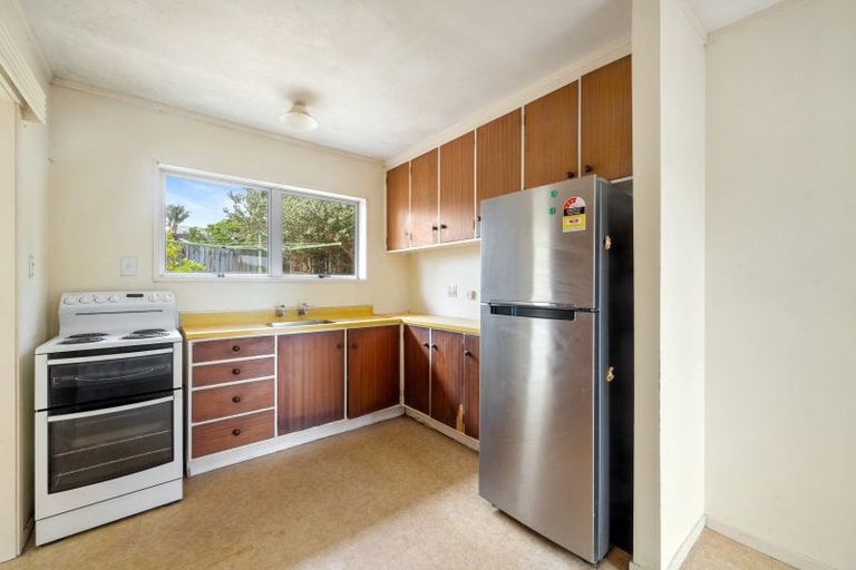 Photo of property in 2/17 Ballater Place, Highland Park, Auckland, 2010