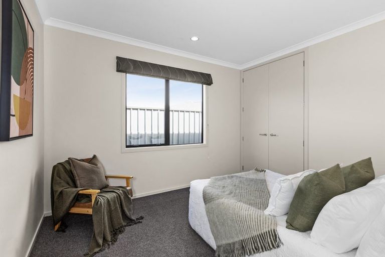 Photo of property in 19 Haast Place, Poraiti, Napier, 4112